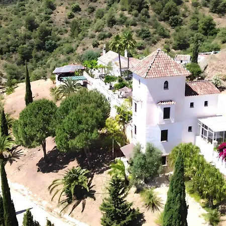 Apartment Castle Tower In Rural 'picasso' *